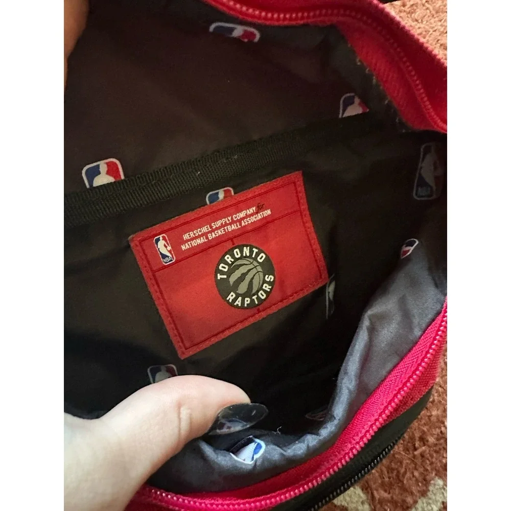 Toronto Raptors Herschel Suppy Co Hipsack Fanny‎ Pack NBA Rare